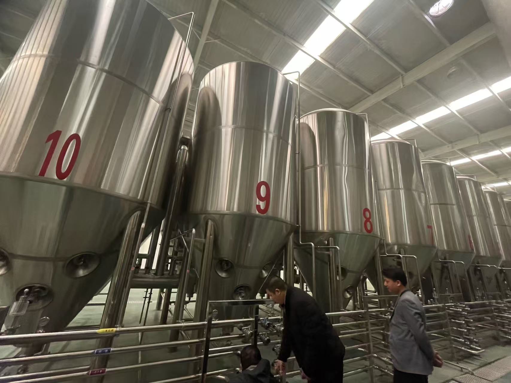 杭锦精酿啤酒设备厂—平面布置、设备设计、制造、调试、培训等一条龙服务